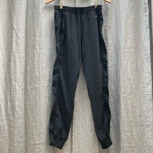 Women’s GapFit joggers